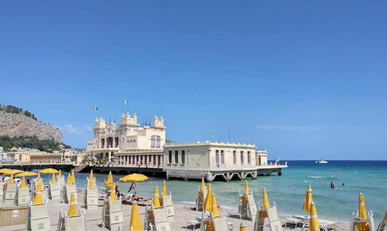 Mondello Apartment Vista Mare 0*,  Italy